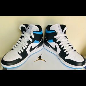 WMNS Air Jordan 1 mid white/black- university blue